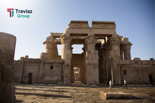 Journey Through Ancient Egypt: 6-Day Easter Holiday Tour }}