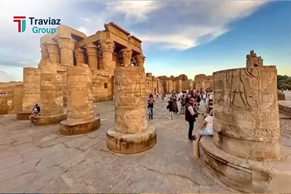 10-Day Egypt Tour: Nile Cruise & Red Sea }}