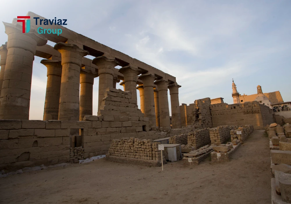 Family Journey across the Nile for 5 day egypt tour }}