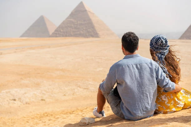 Journey Through Ancient Egypt: 6-Day Easter Holiday Tour }}