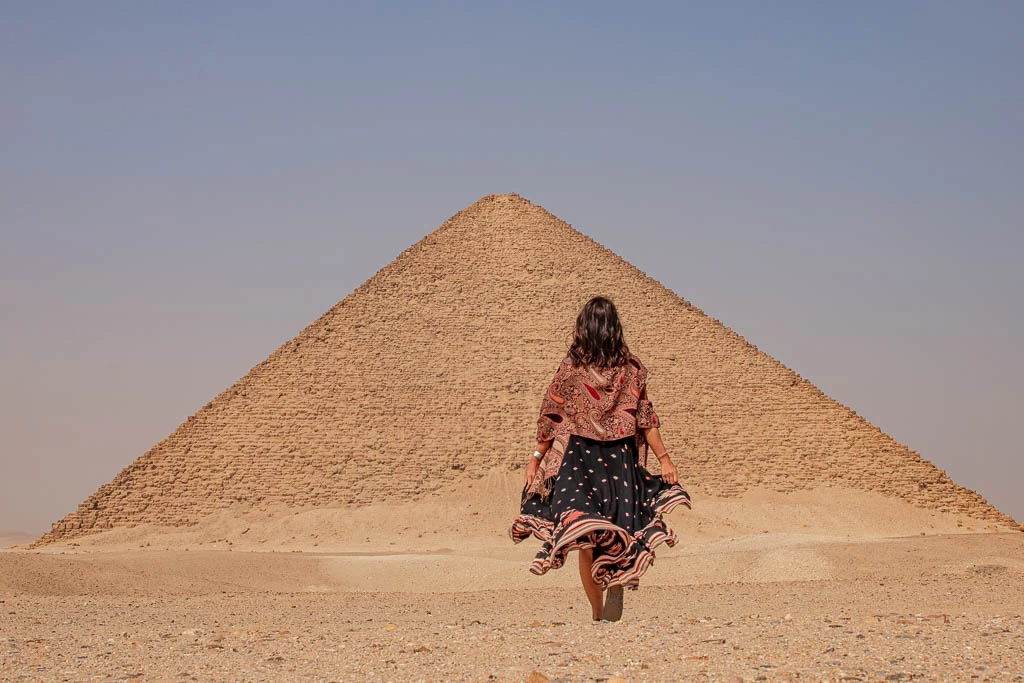 Journey Through Ancient Egypt: 6-Day Easter Holiday Tour }}