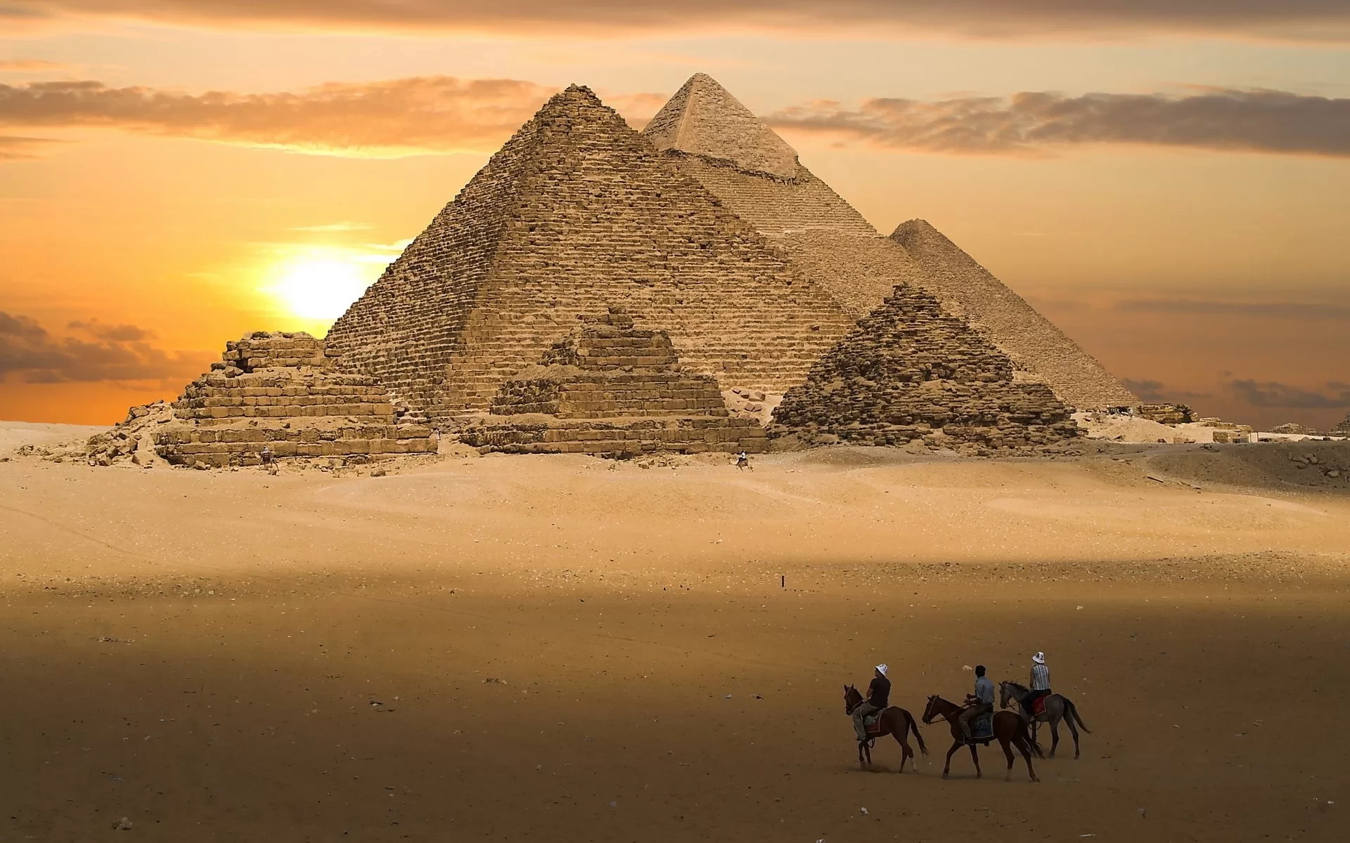 A rough guide to Cairo and the Pyramids